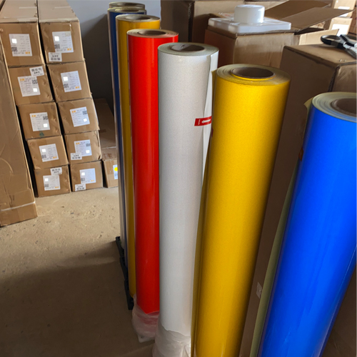 廣告級反光膜和工程級反光膜區(qū)別